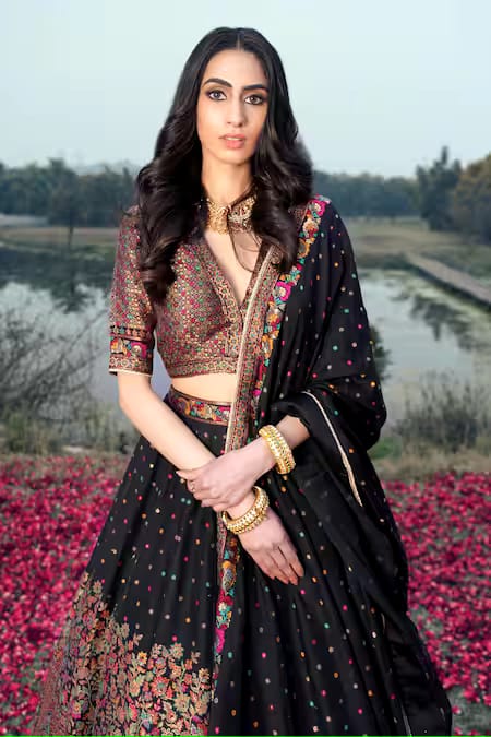 BLACK WOVEN LEHNGA SET